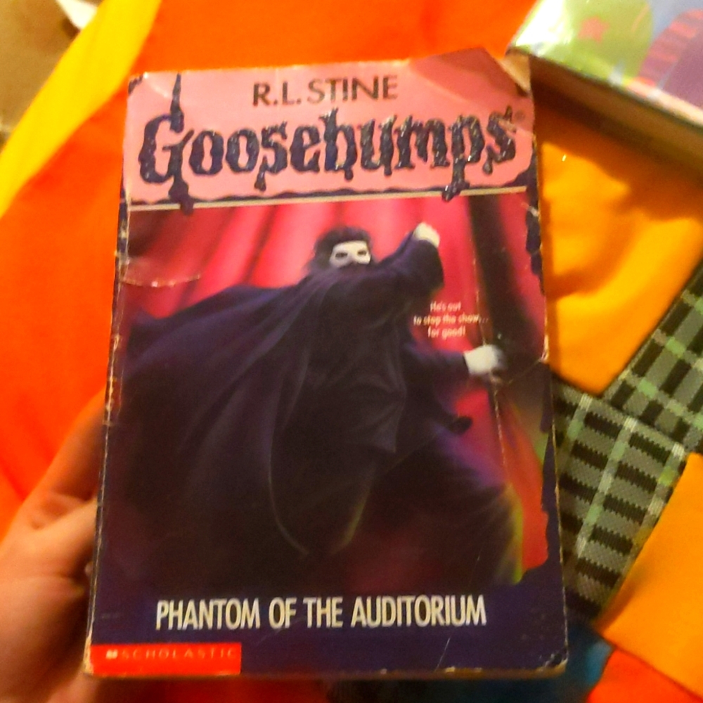 Books - Picture 2 of 4